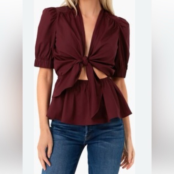 Tuckernuck Tops - Tuckernuck | Hyacinth House | Piper Front Tie Cutout in Burgundy Size M Medium